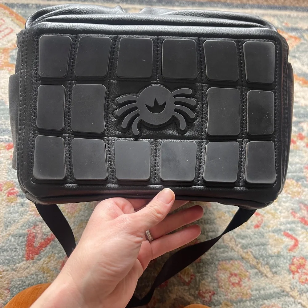 Itzy Ritzy Boss Backpack in Rock and roll- like new condition